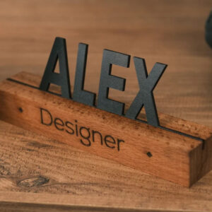 SİYAH AHŞAP İSİMLİK + AHŞAP ALTLIK