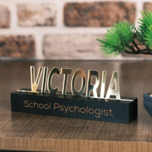 GOLD PLEKSİ İSİMLİK + AHŞAP ALTLIK