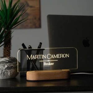 IŞIKLI 3 MM PLEKSİ İSİMLİK